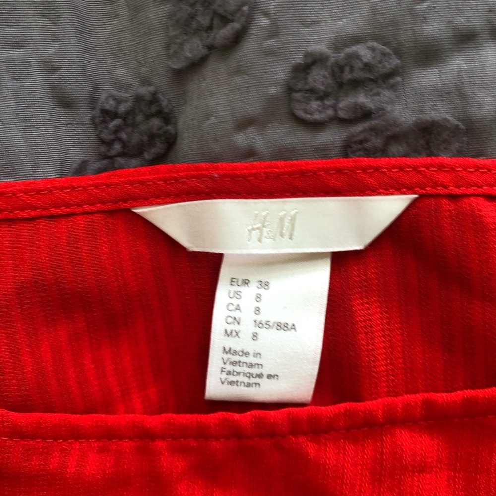 H&M Ruffle Top - Picture 2 of 5